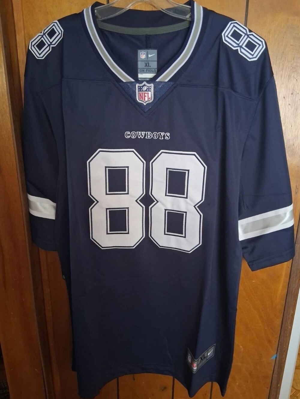 Mystery Sports Card With Dallas Cowboys Xl Jersey Blue CeeDee Lamb 88 - Picture 2 of 2